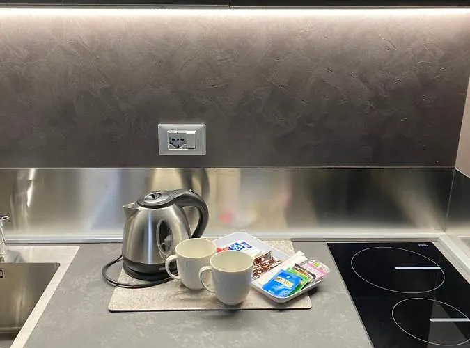 Piazza Vittorio Hotel *